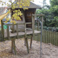 Kindergarten-Garten mit Spielhaus